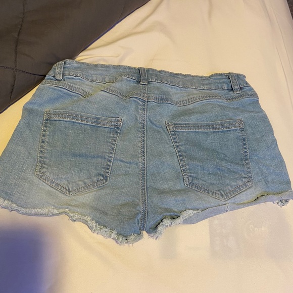 embroidered denim shorts! - Picture 2 of 2